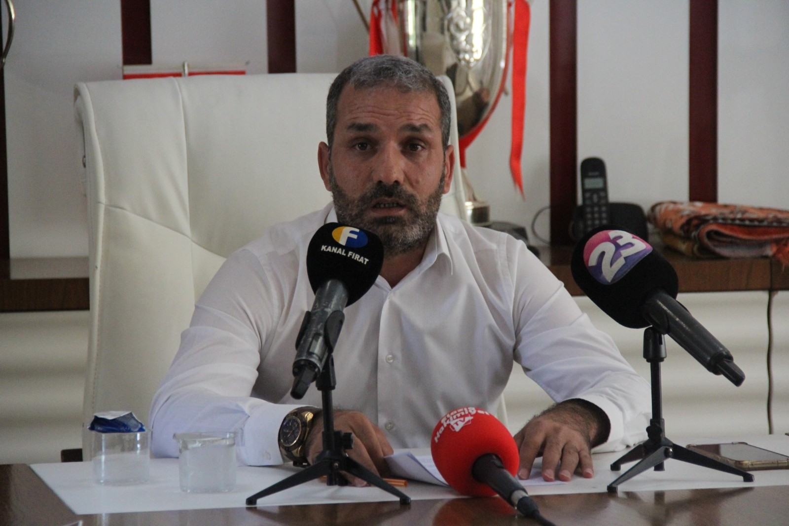 Elazığspor Başkanı Çayır: Gerekirse tüm borcu üstüme alırım, kafama sıkarım yine de kulübü kapattırmam