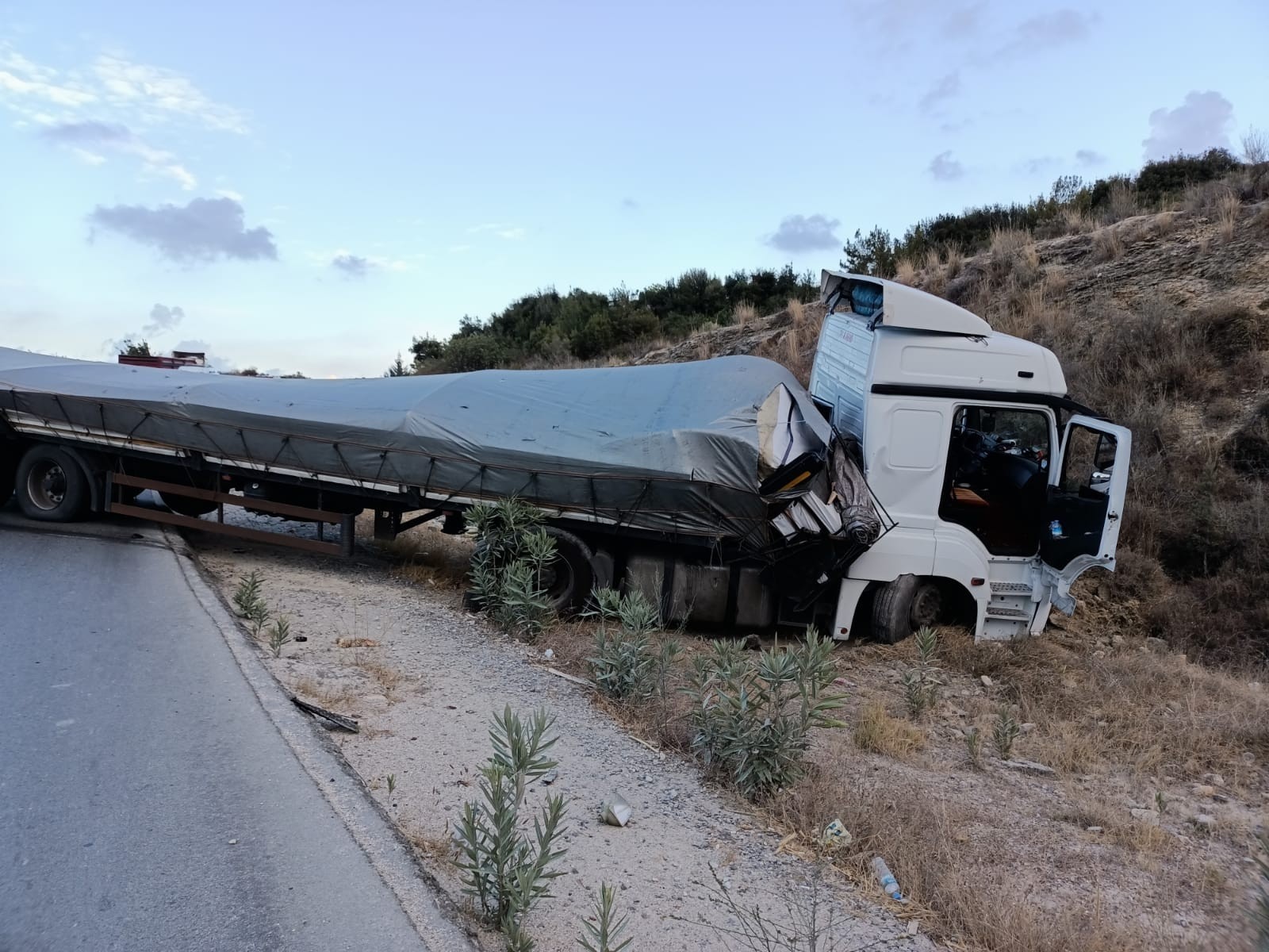 Tarsus’ta 2 ayrı kazada 4  kişi yaralandı