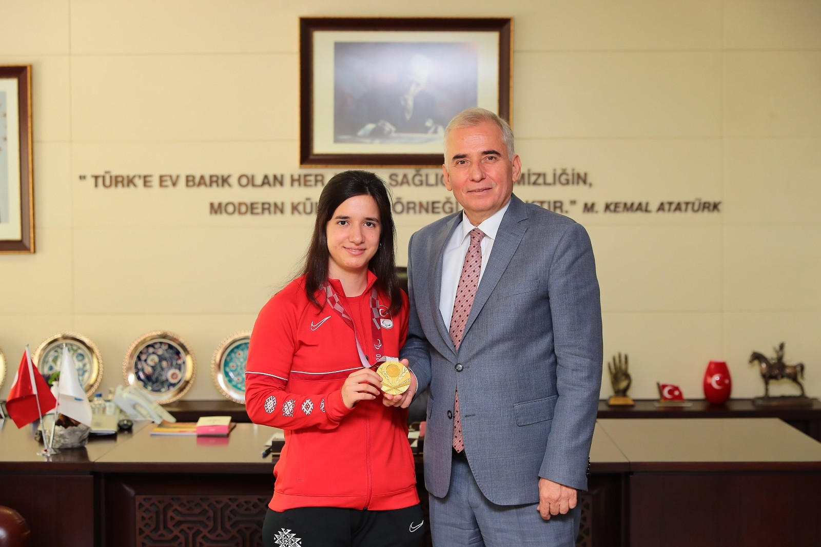 Olimpiyat şampiyonundan Başkan Zolan’a ziyaret