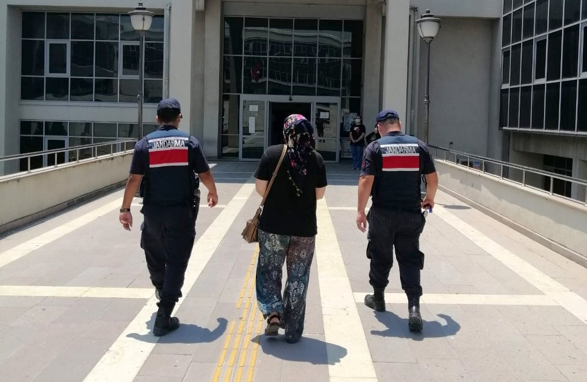 Jandarmadan Çivril’de 3. fuhuş operasyonu; 2 gözaltı