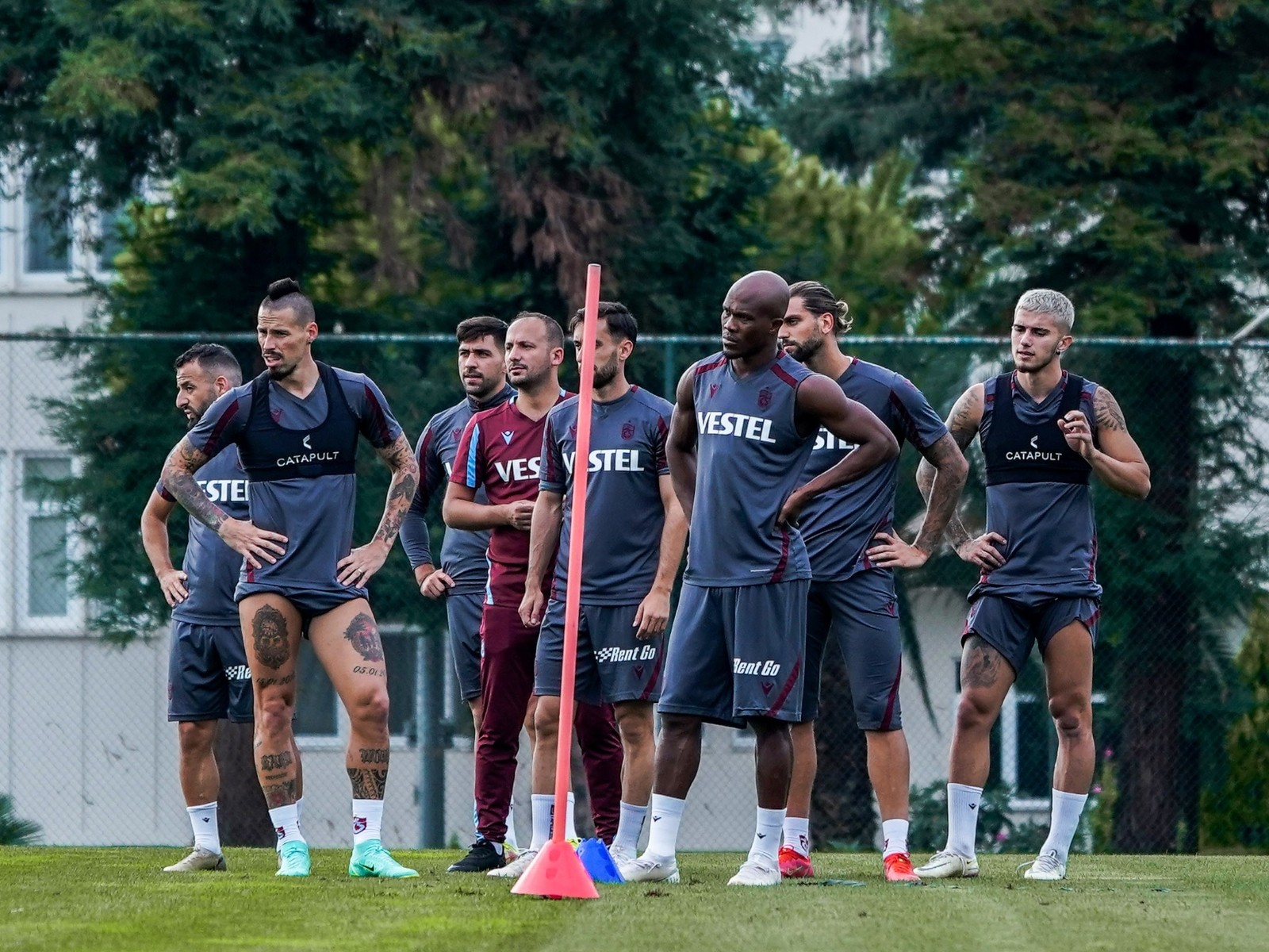 Trabzonspor,  Kasımpaşa maçı hazırlıklarını tamamlayarak İstanbul gitti