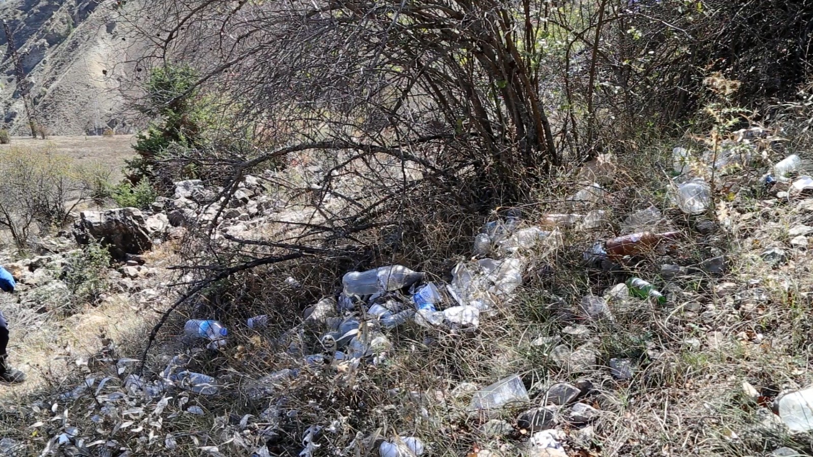 Gümüşhane’de Dünya Temizlik Gününde 2 saatte 50 torba dolusu çöp topladılar