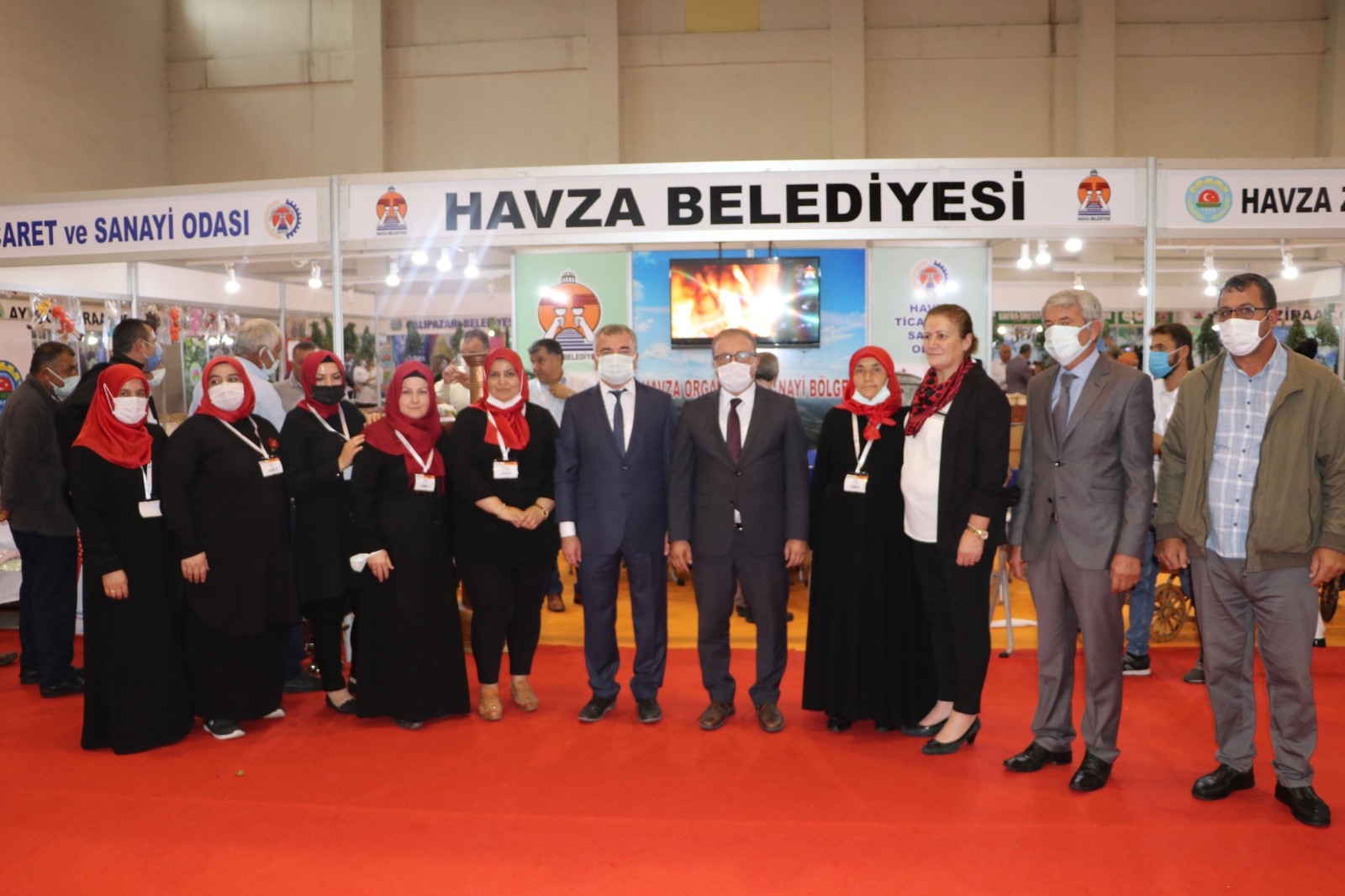 Başkan Özdemir: “Ekonomiye katkı sunmak isteyen kadınlarımızın yanındayız”