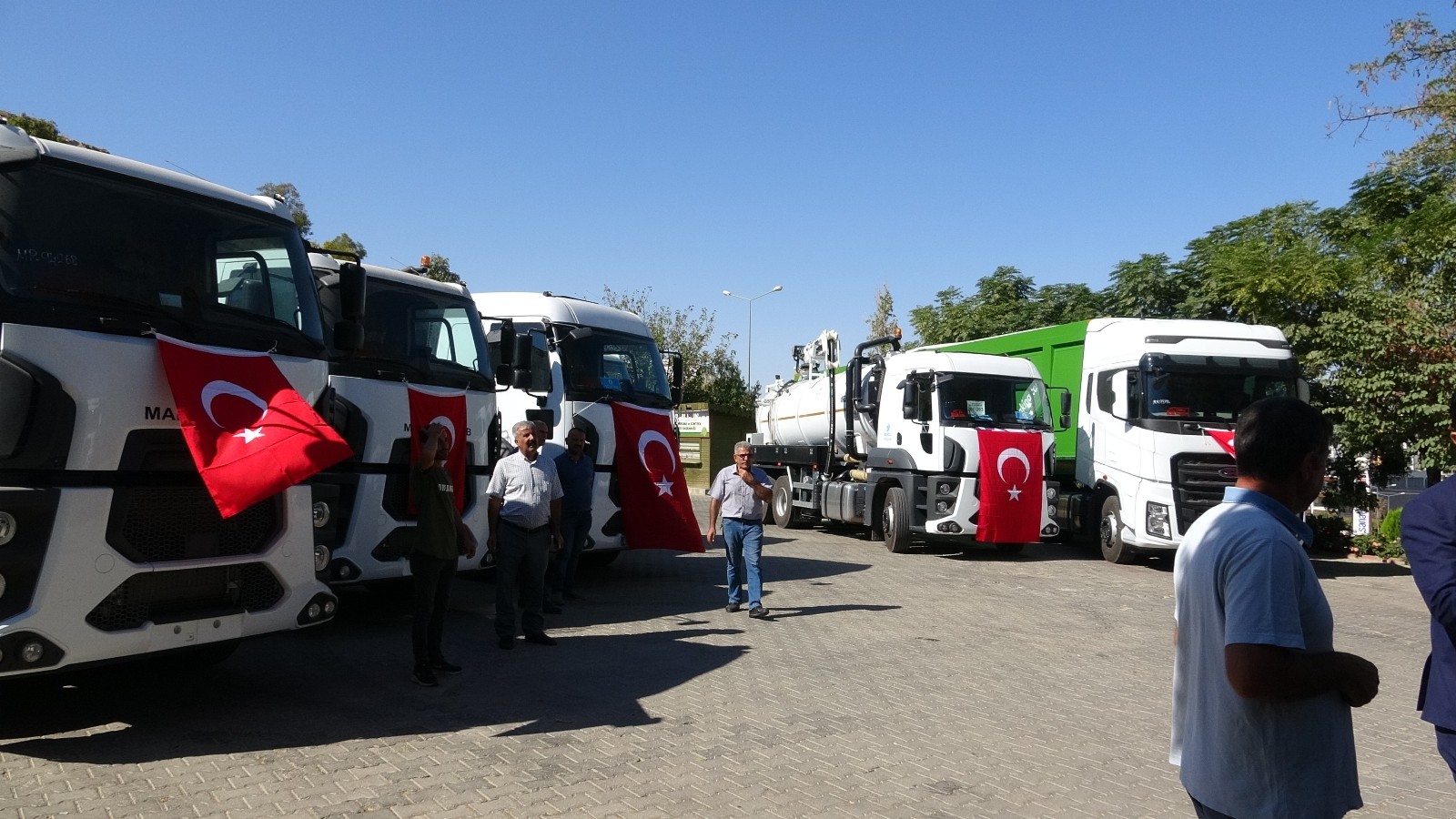 Mardin Büyükşehir Belediyesine hibe edilen araçlar törenle teslim alındı #mardin