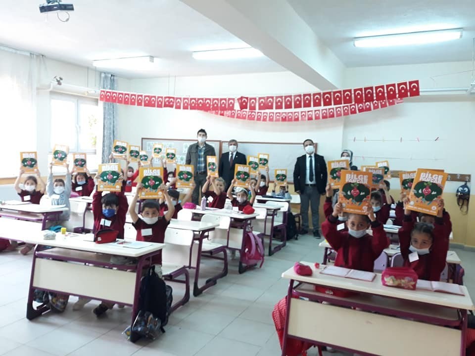 Başkan Teke’den öğrencilere boyama kitabı ve kalem seti #kutahya