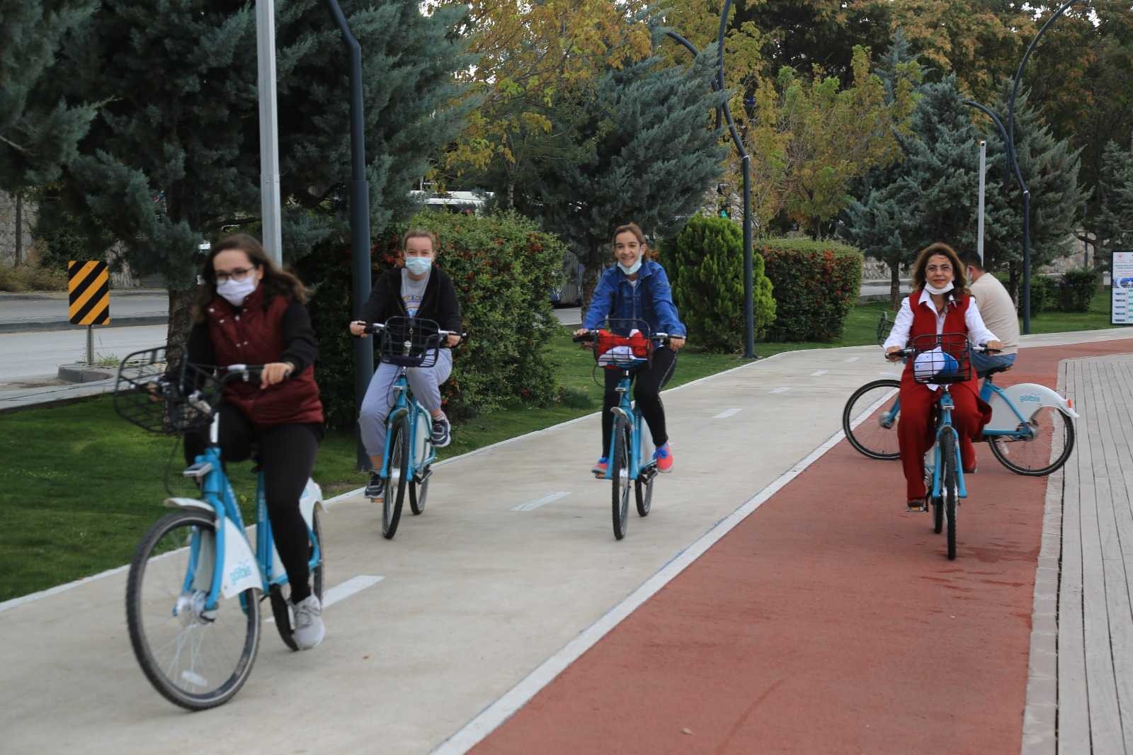Başkentliler Avrupa Hareketlilik Haftası’nda bisiklet turu yaptı #ankara