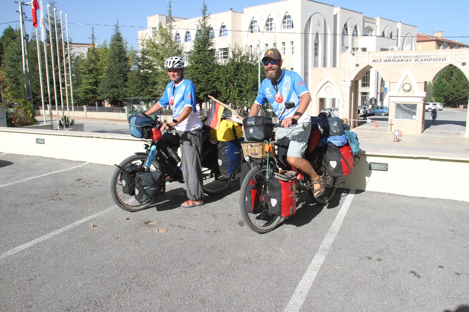 Asya turuna çıkan bisiklet tutkunu Alman sağlıkçı çift Konya’da #konya