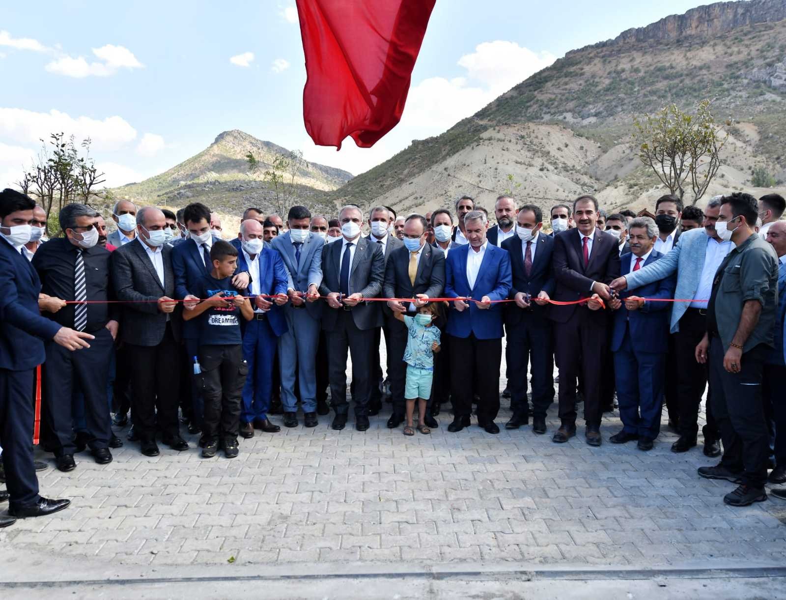 Vali Münir Karaloğlu, Üçocak beldesinde toplu açılış törenine katıldı #diyarbakir