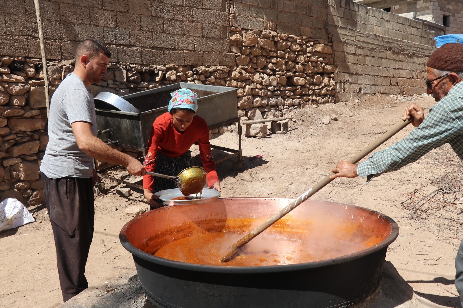 Gaziantep’te üzümden yapılan tatlı tarhana mesaisi başladı #gaziantep