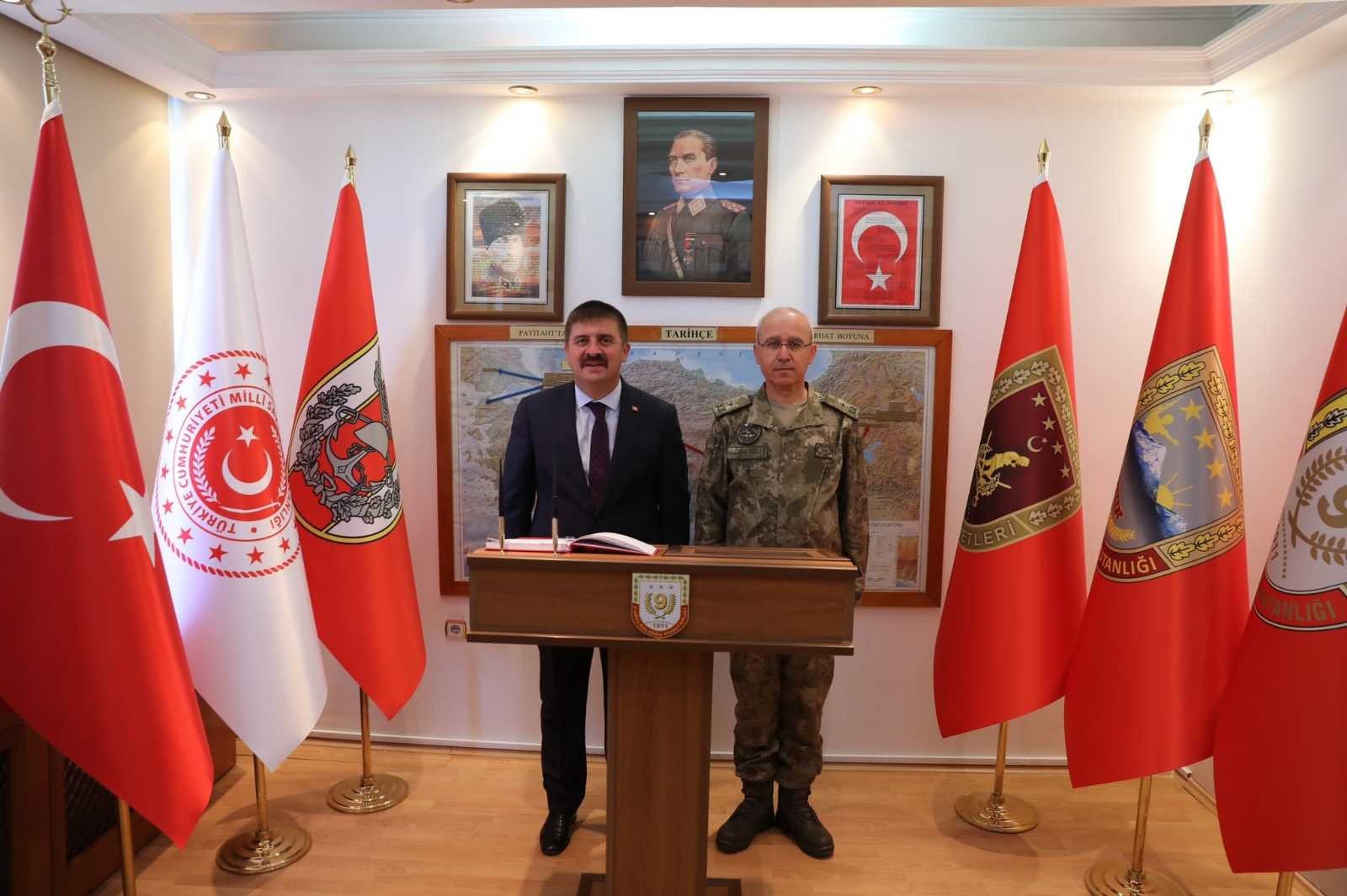Vali Sarıibrahim’den Tuğgeneral Özbakır’a iade-i ziyaret #igdir Vali Sarıibrahim’den Tuğgeneral Özbakır’a iade-i ziyaret #igdir