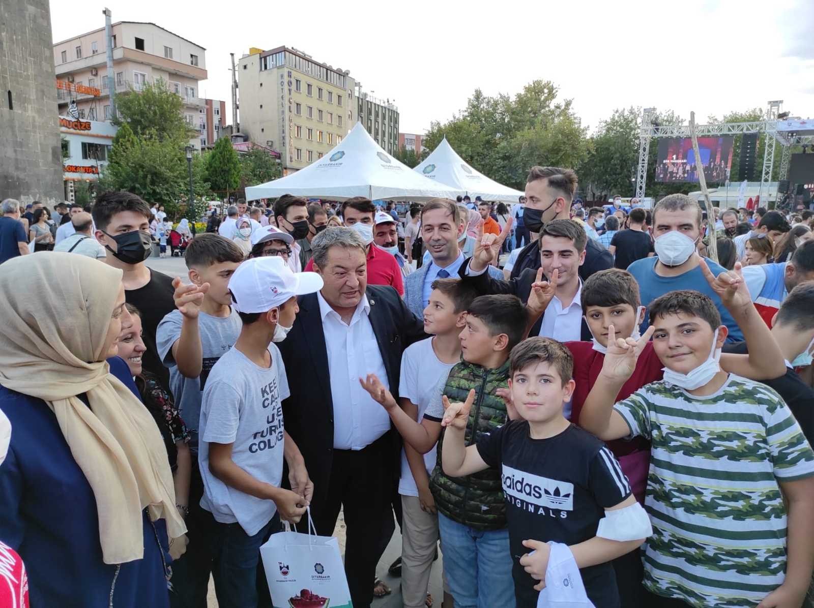 MHP Malatya Milletvekili Fendoğlu, Diyarbakır’da karpuz festivaline katıldı #diyarbakir