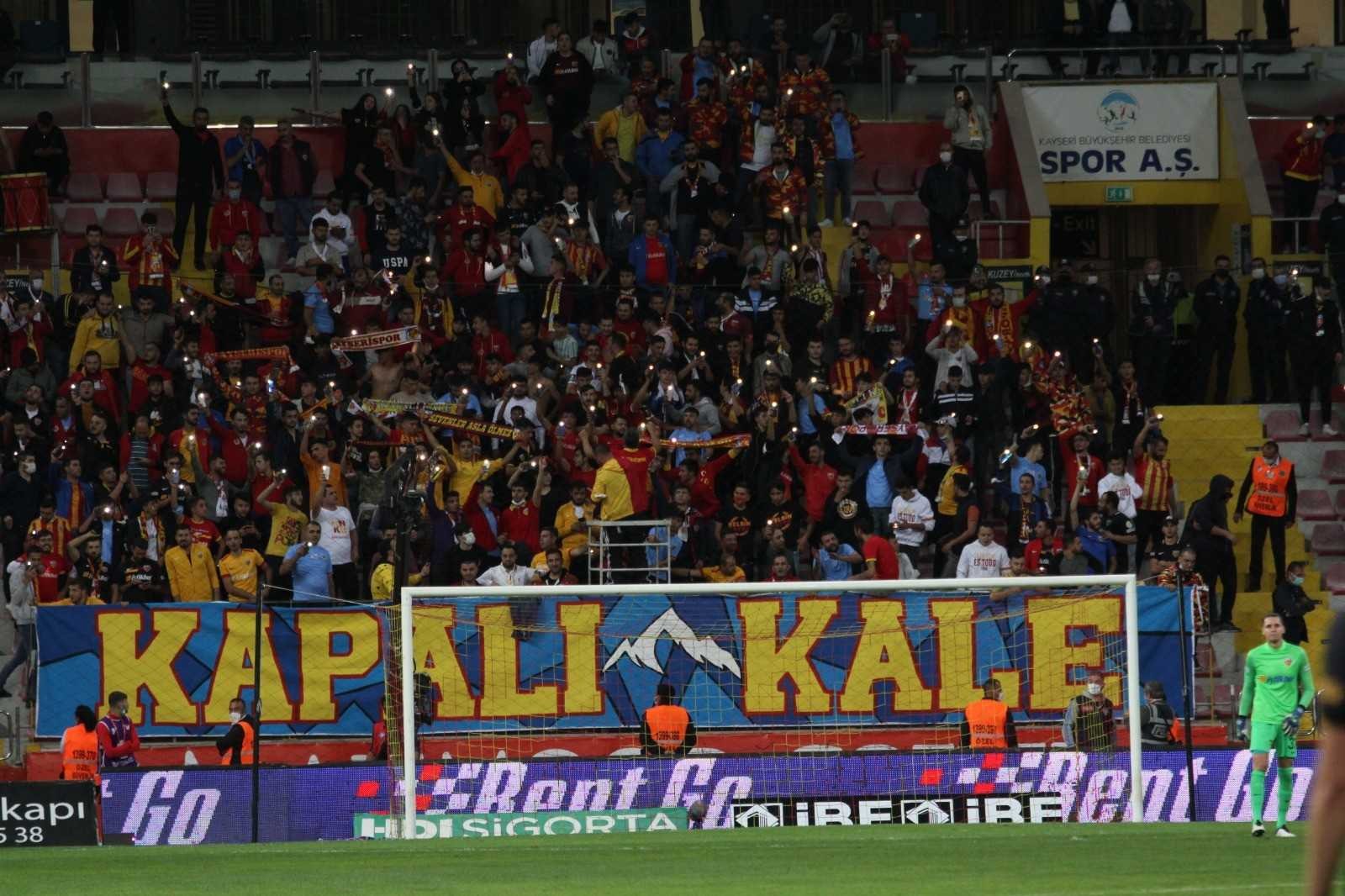 Kayserispor - Galatasaray maçını 7 bin 73 taraftar izledi #kayseri