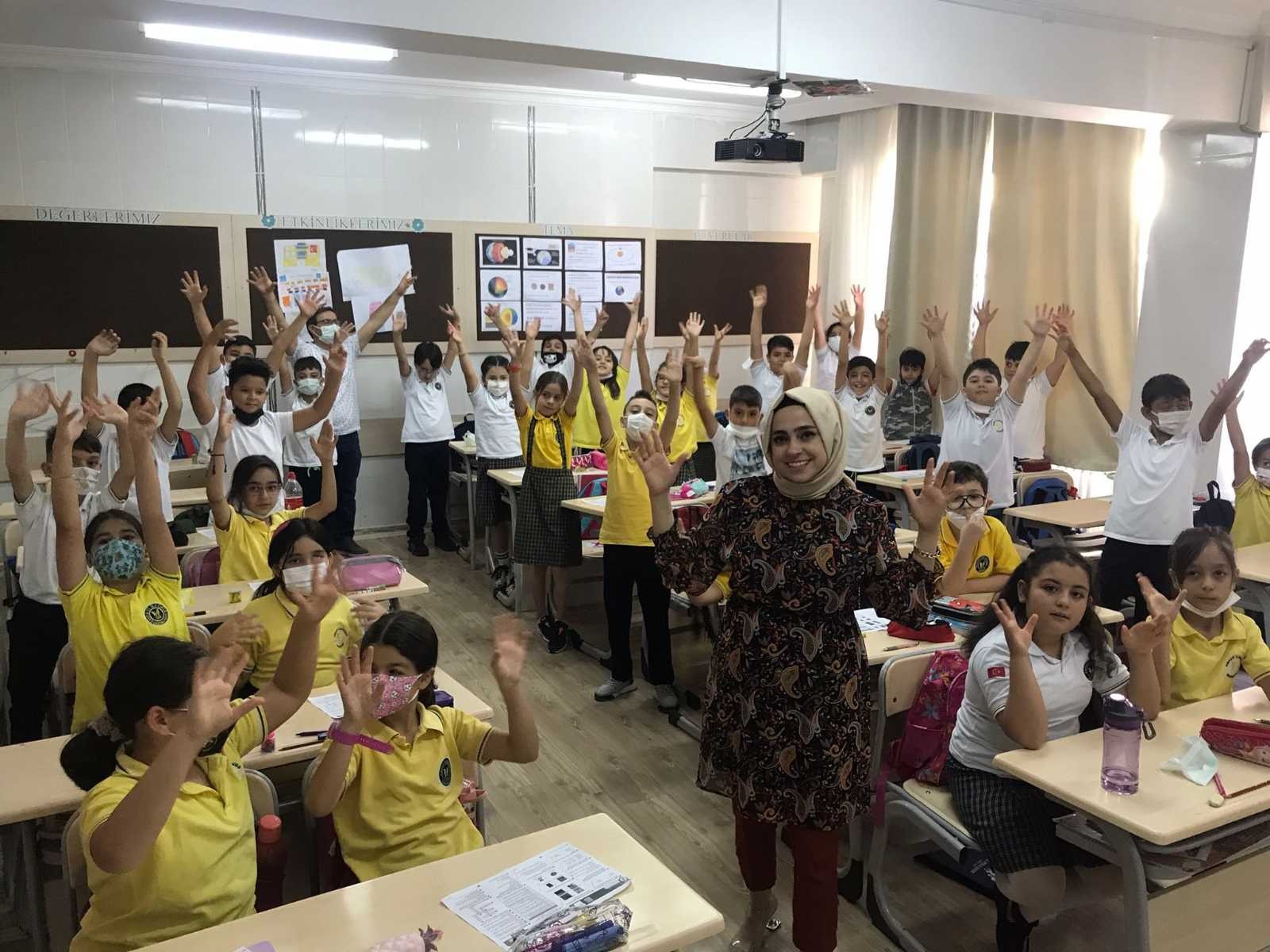 İşitme Engelliler Haftası’nda öğrencilere işaret dili eğitimi verildi #gaziantep