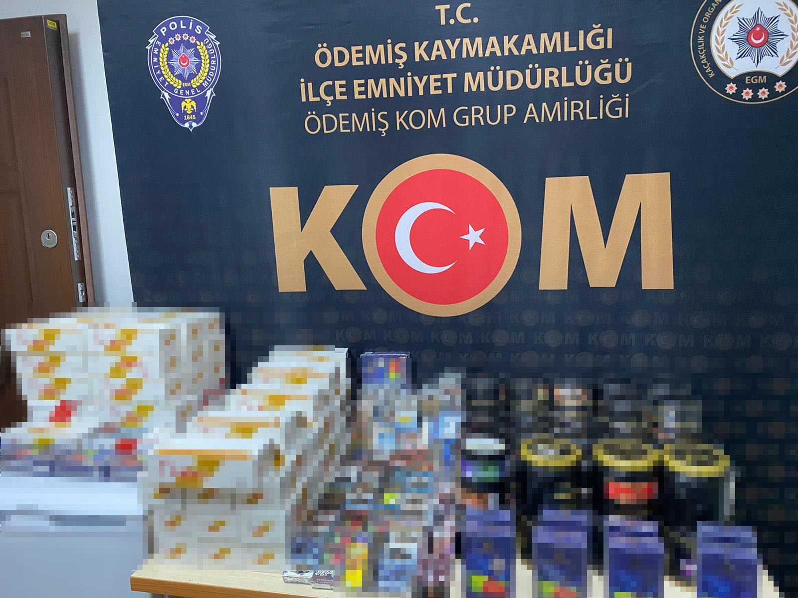 İş yerine operasyon: 48 kilo kaçak nargile tütünü yakalandı #izmir