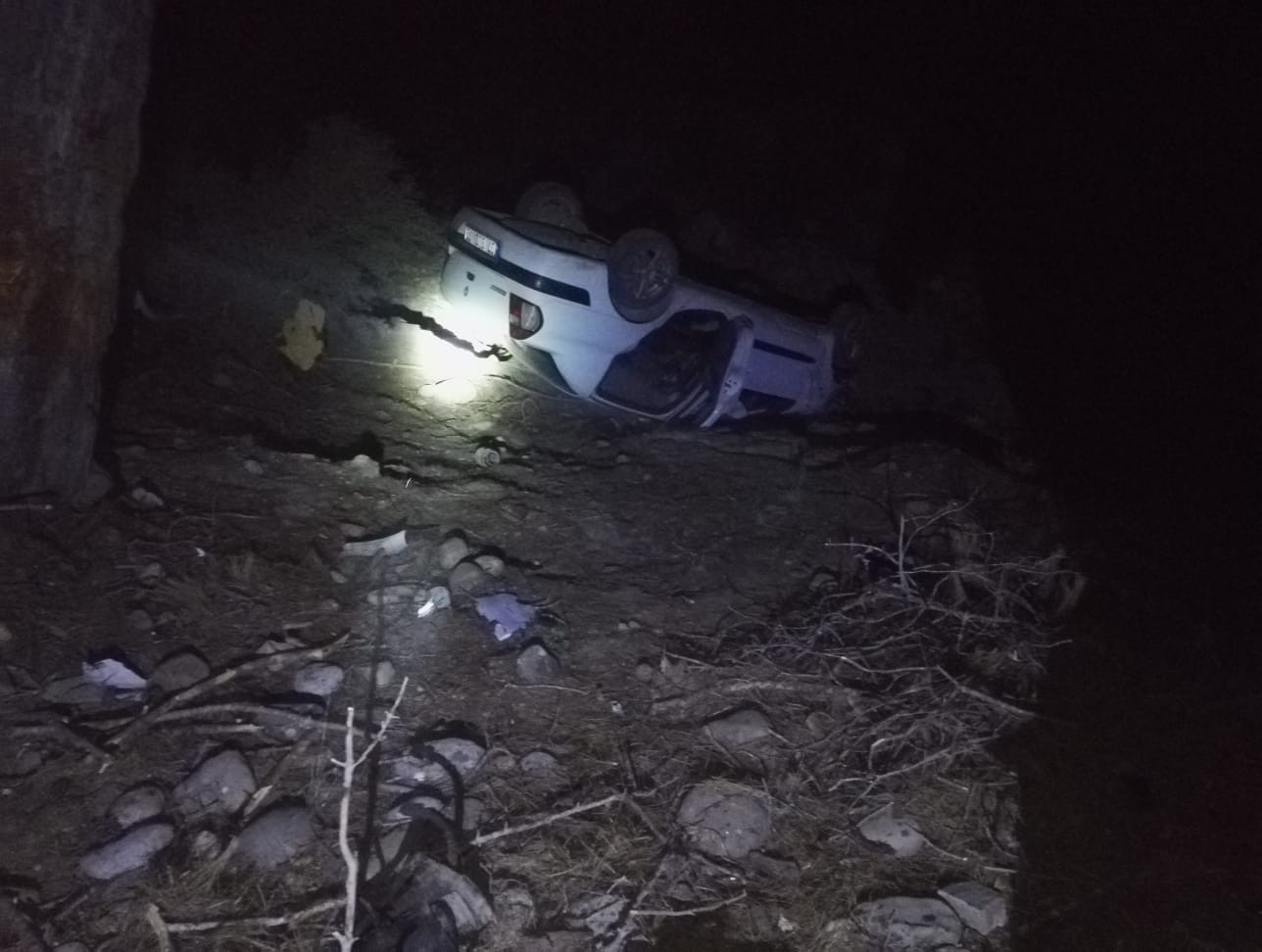 Antalya’da otomobil şarampole devrildi: 1 ölü, 4 yaralı #antalya