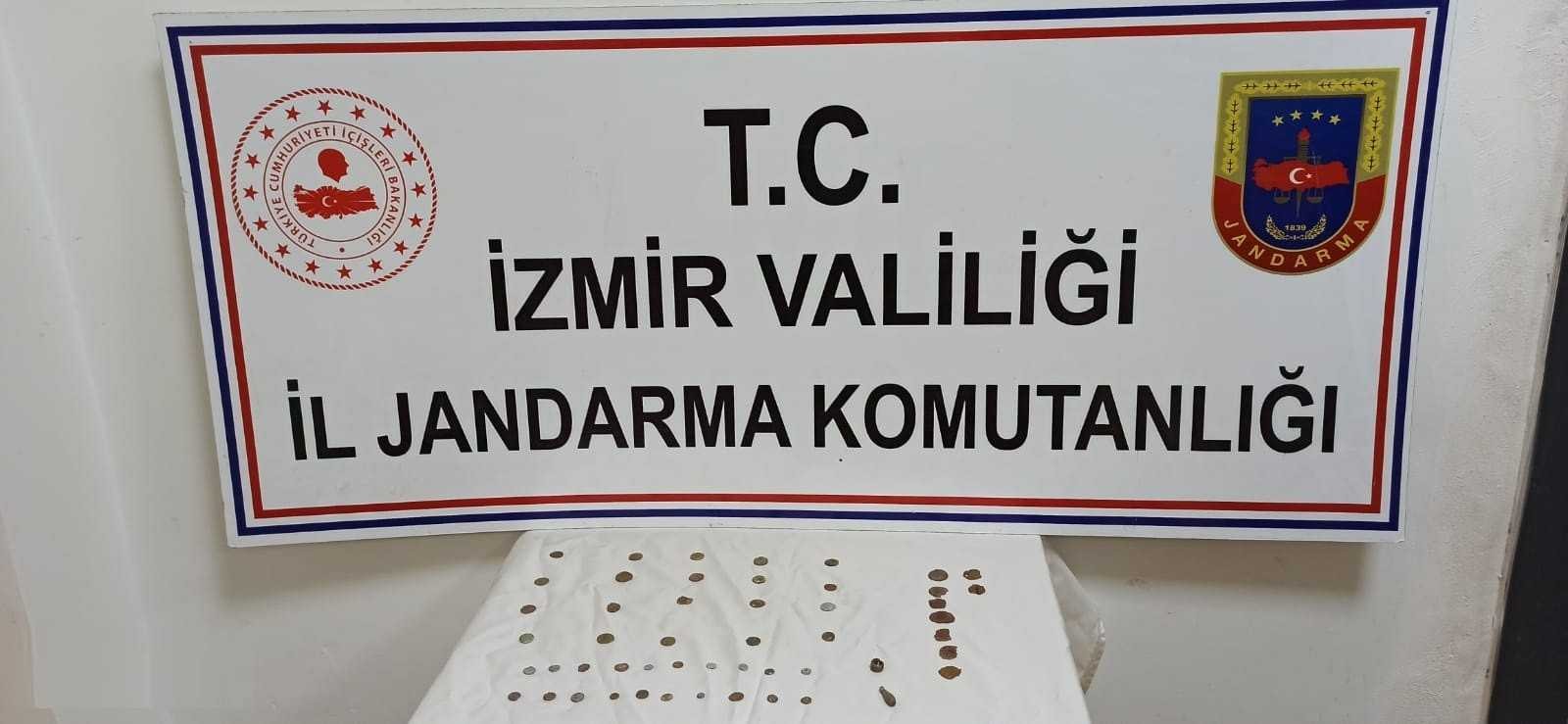 İzmir’de jandarma 51 adet tarihi eser ele geçirdi #izmir