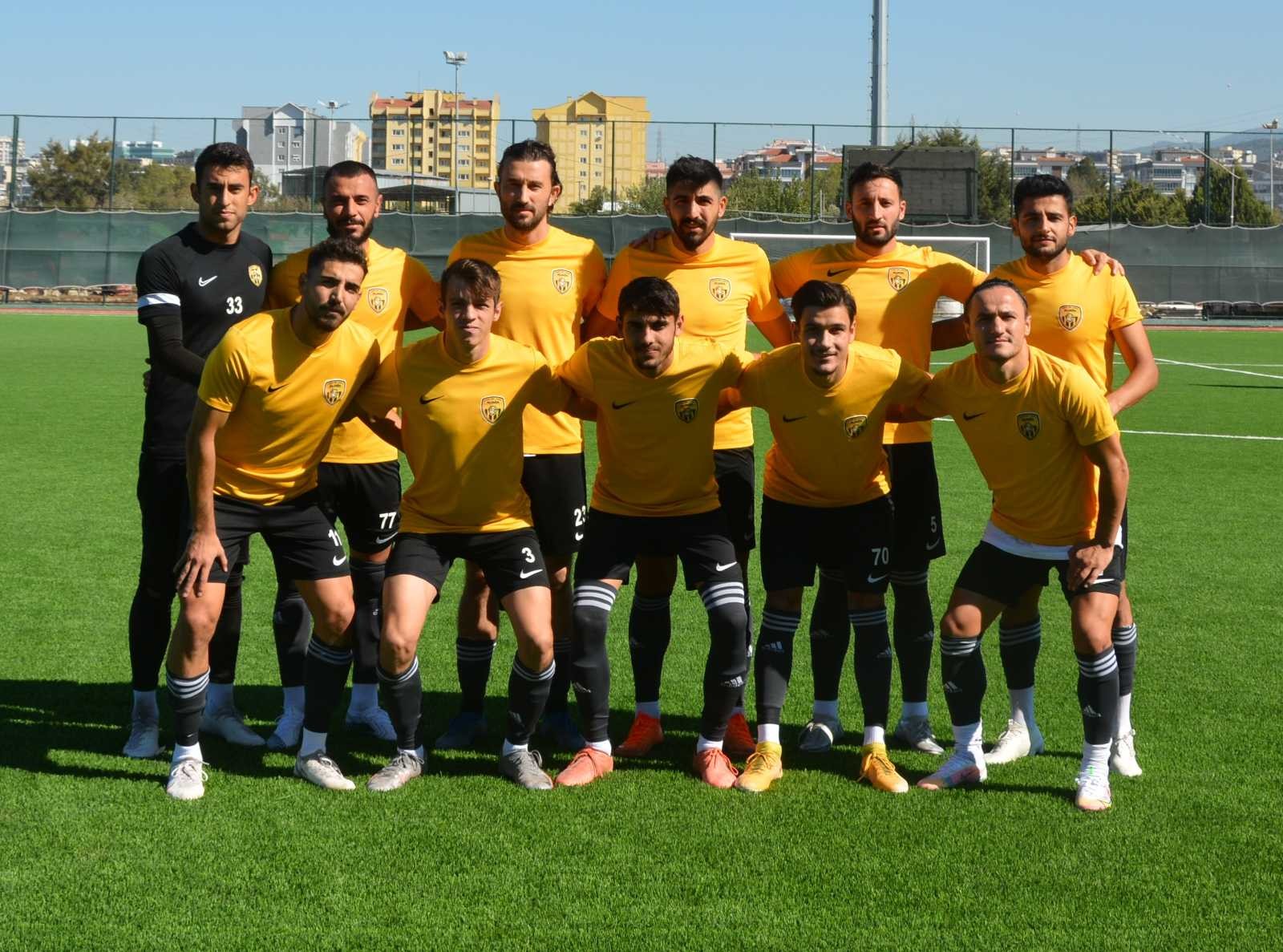 Aliağaspor FK, hazırlık maçında farklı kazandı #izmir