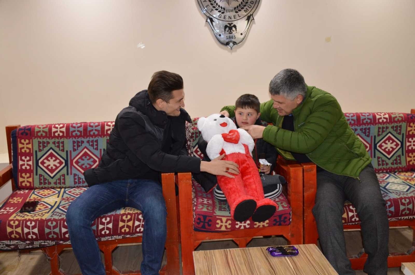Kaybolan down sendromlu çocuk apartmanda bulundu #yozgat