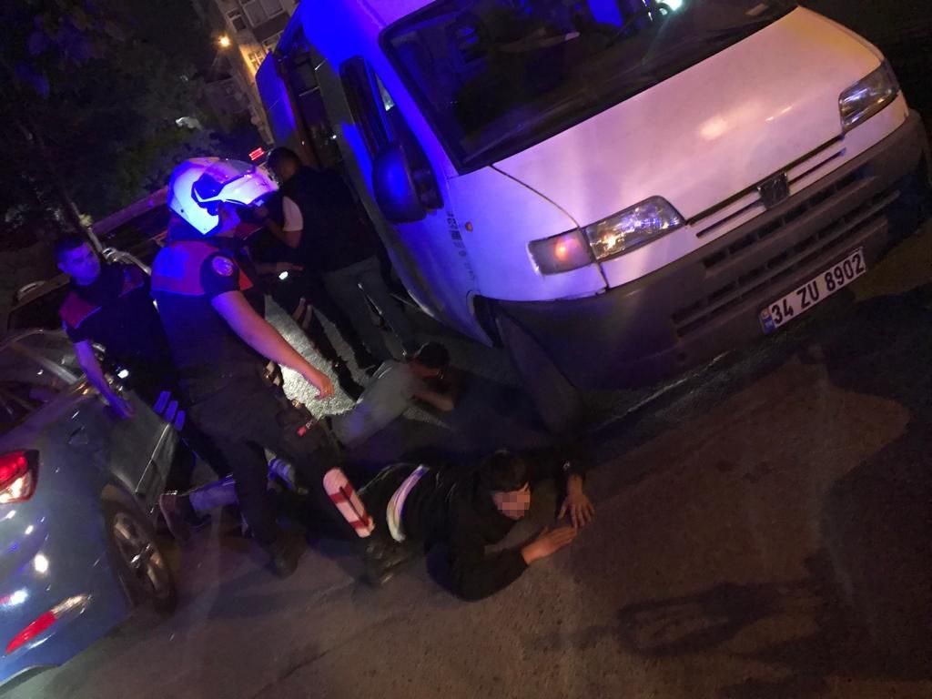 (Özel) İstanbul’da minibüsle motosiklet çalan hırsızlara suçüstü #istanbul
