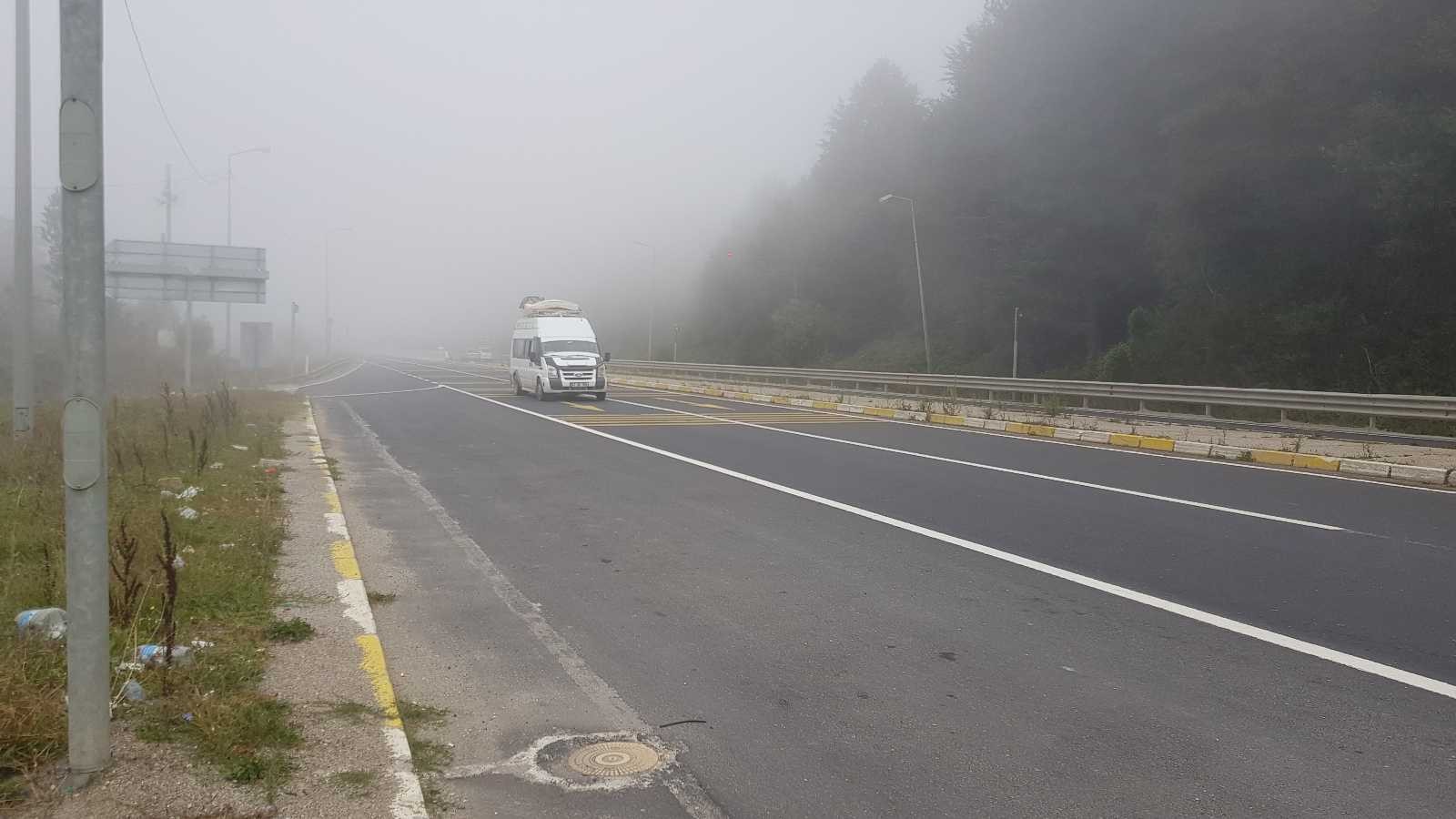 Bolu Dağı sisle kaplandı, görüş mesafesi 30 metreye düştü #bolu