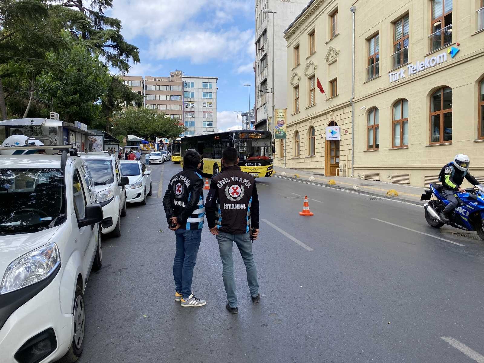 kadikoy de sivil trafik polisleri taksi denetimi yapti istanbul haberleri