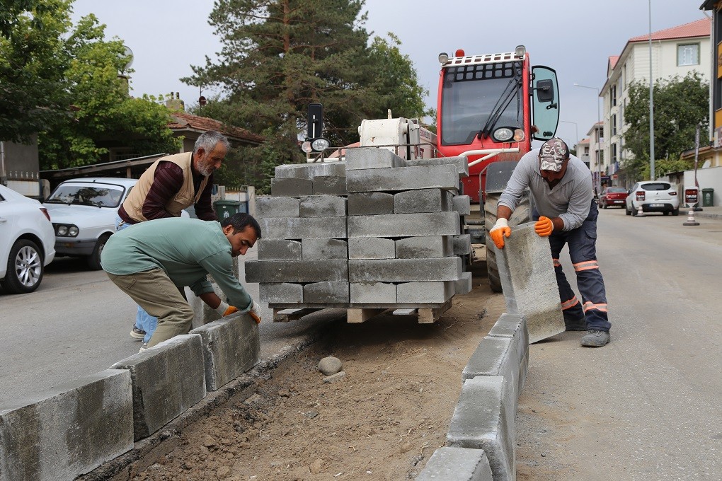 Erzincan’da yol yapım ve onarım çalışmaları devam ediyor #erzincan
