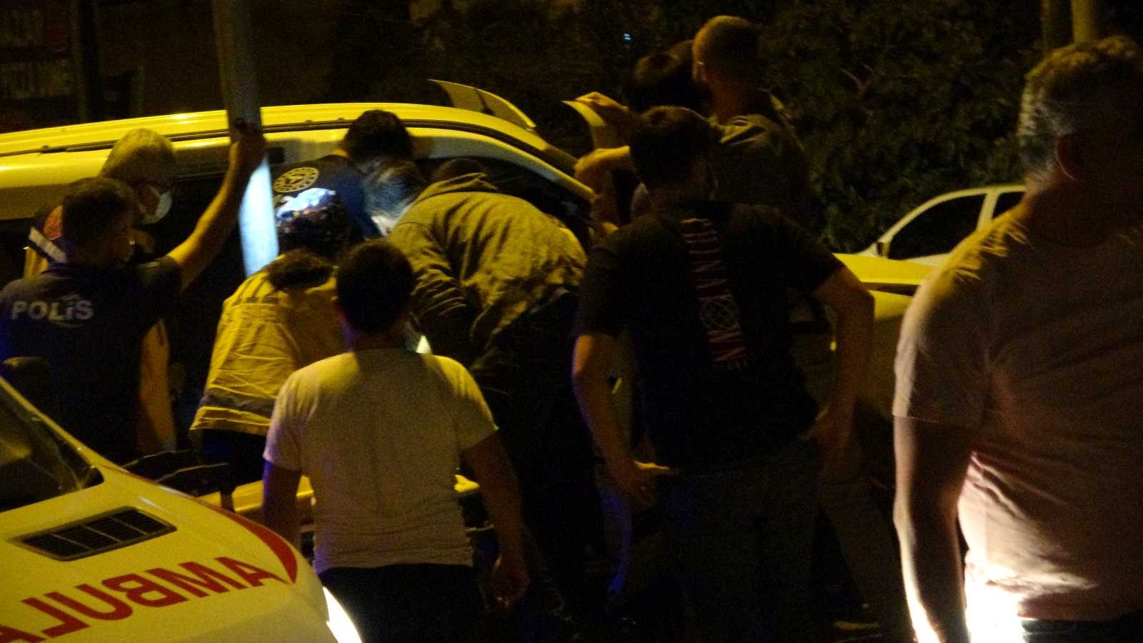Devriye gezen polis ekipleri kaza yaptı:  2’si polis 5 yaralı #adana