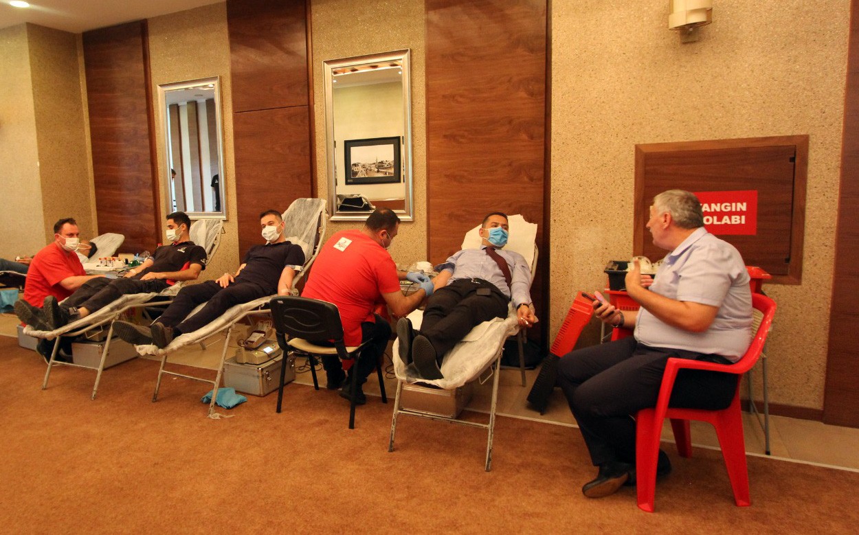 AOSB Bölge Müdürlüğü Kızılay’a kan bağışladı #adana