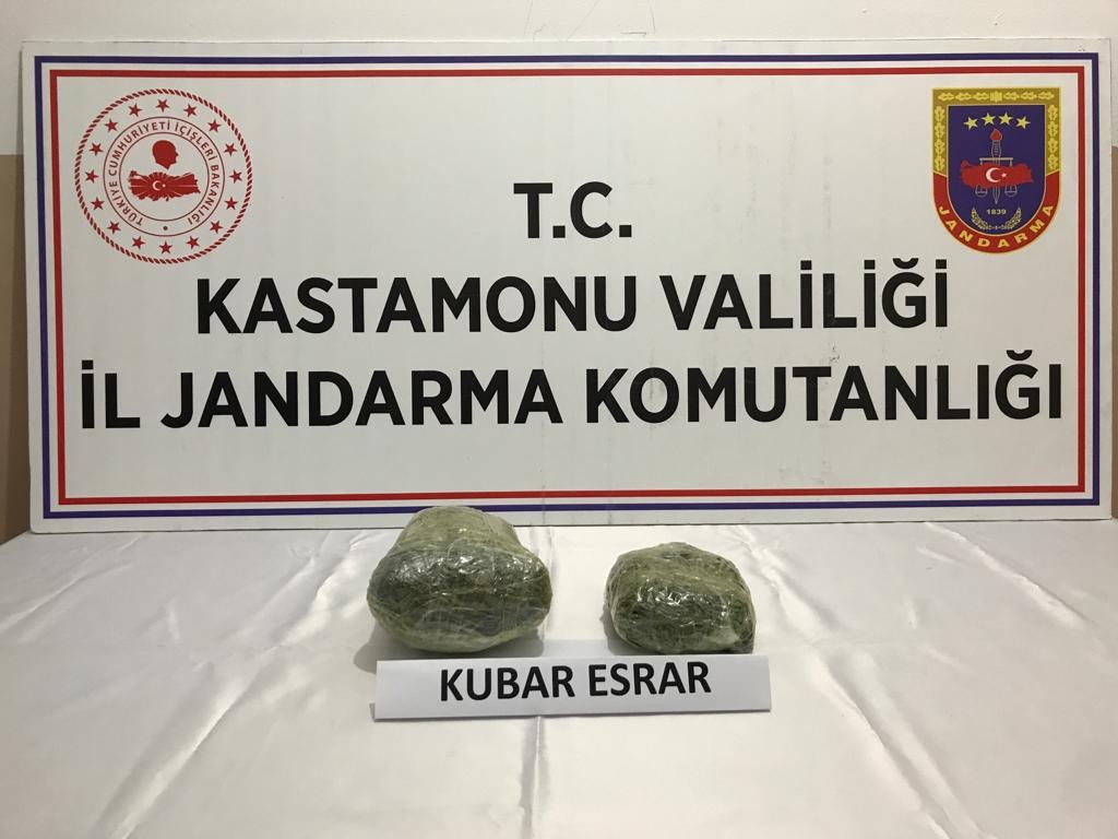 772 gram uyuşturucu ile yakalanan 2 kişi gözaltına alındı #kastamonu