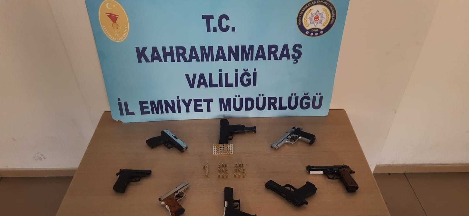 Kahramanmaraş’ta 14 adet silah ele geçirdi #kahramanmaras