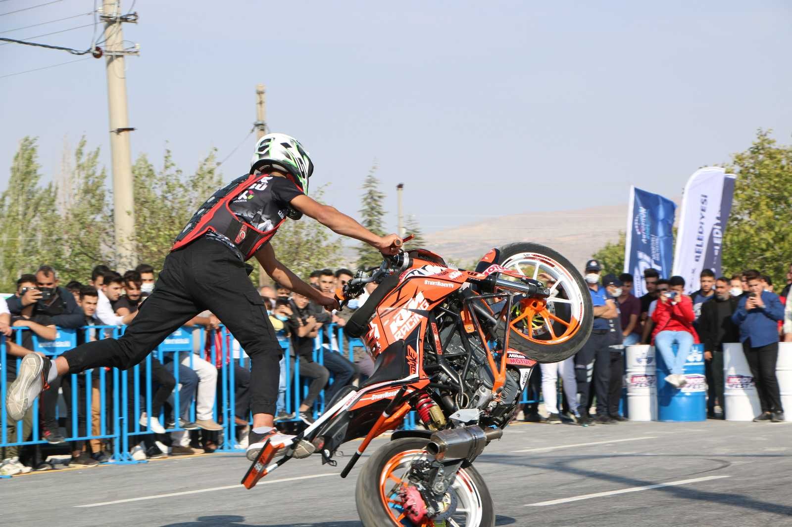 Elazığ’da ’Modifiyeli Araç ve Motosiklet Festivali’ renkli görüntülere sahne oldu #elazig