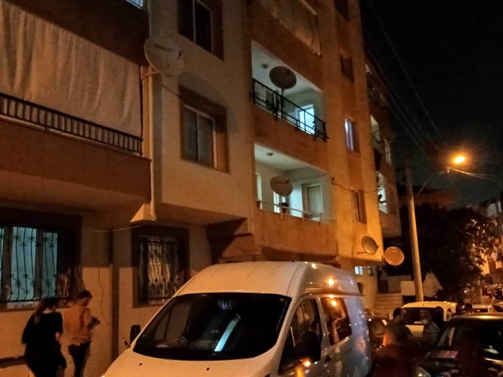 İzmir’de tartışma sonrası bir erkeği bıçaklayarak öldüren kadın tutuklandı #izmir