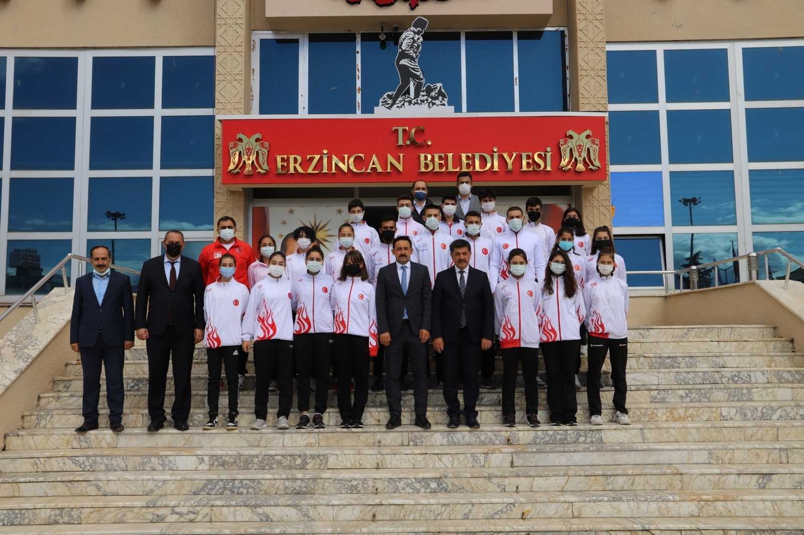 Başkan Aksun sporcuları ağırladı #erzincan