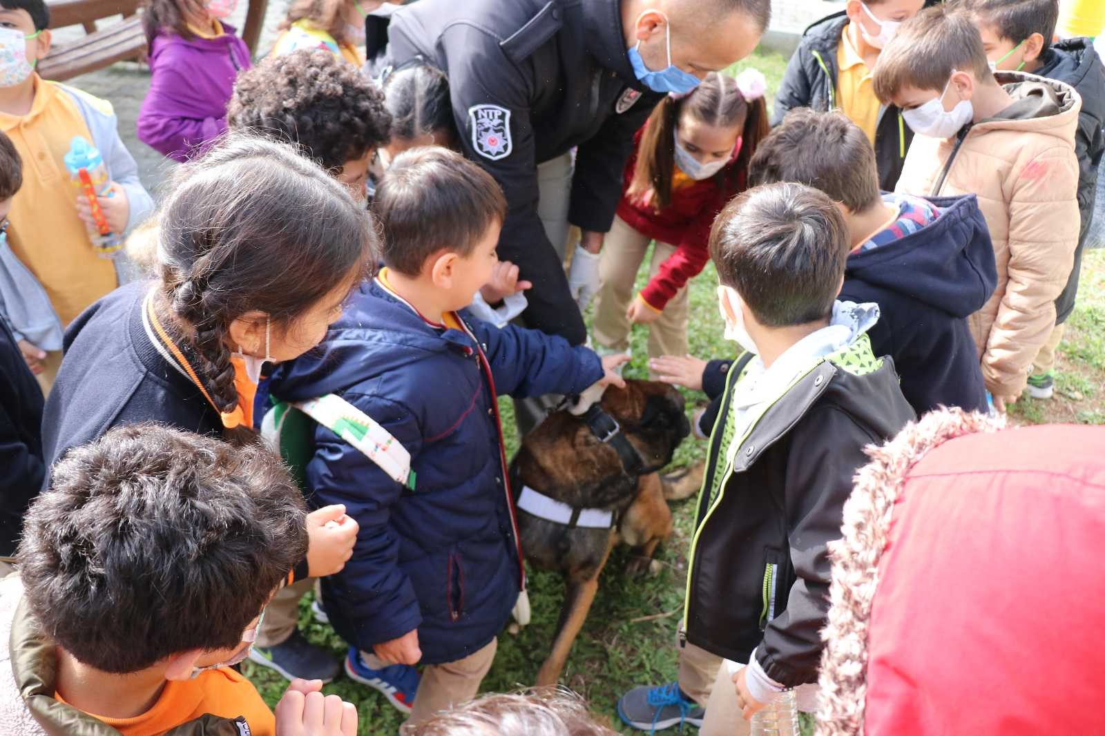 Hayvanları Koruma Günü’nde çocuklara hayvan sevgisi aşılandı #bolu