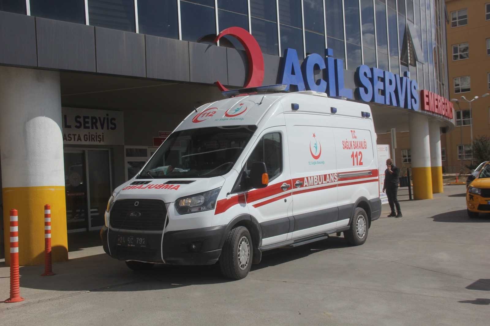 Erzincan’da trafik kazası: 4 yaralı #erzincan