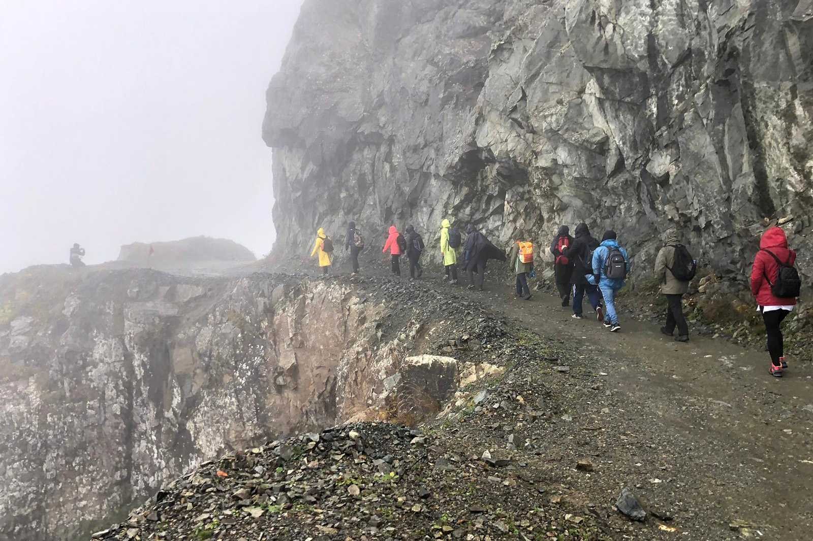 Gümüşhaneli dağcılar dünyanın en tehlikeli yolunda yürüdü #gumushane