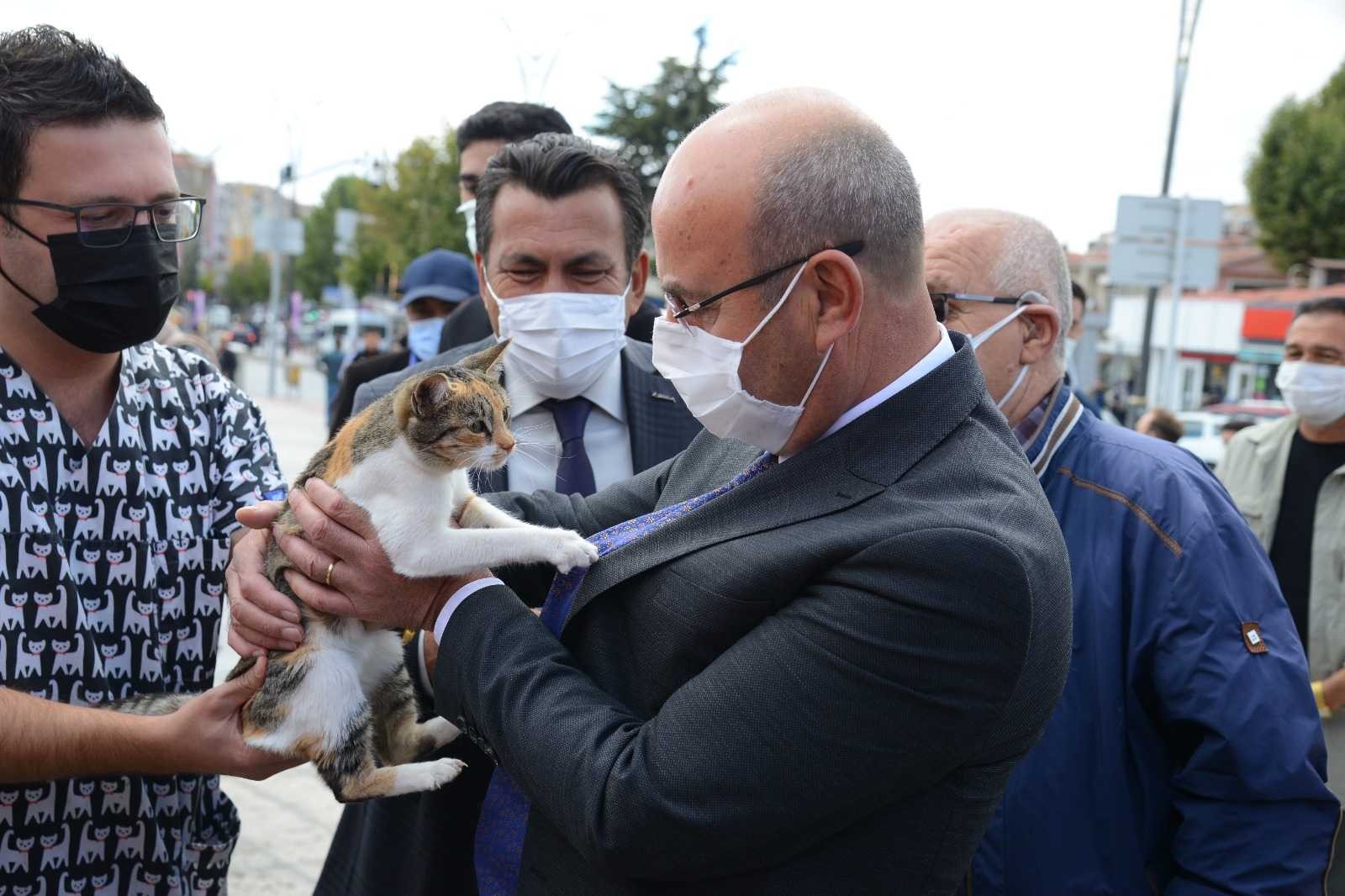 Belediye Başkanı Ekicioğlu: “Hayvanların korunması ve sahiplenilmesi insanlık görevidir” #kirsehir