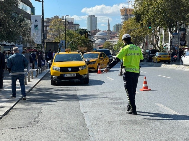 Mecidiyeköy’de taksi denetimleri devam ediyor #istanbul
