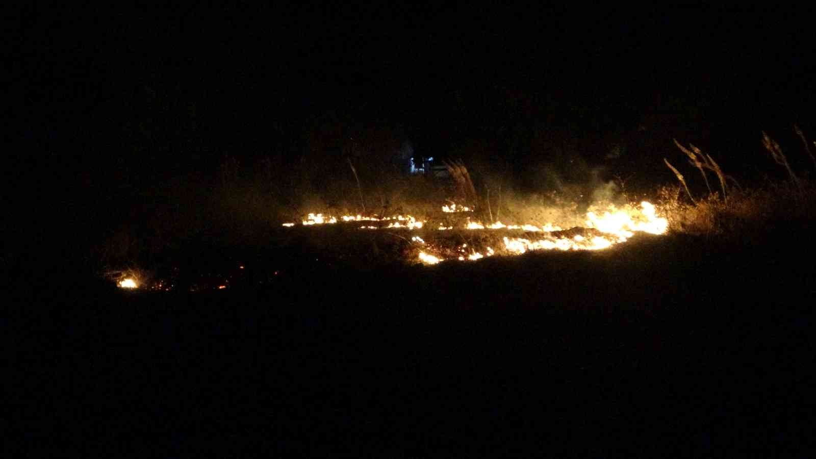 Kozan’da anız yangını korkuttu #adana