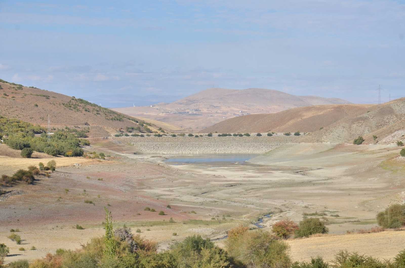35 yıllık gölet kurudu #kahramanmaras