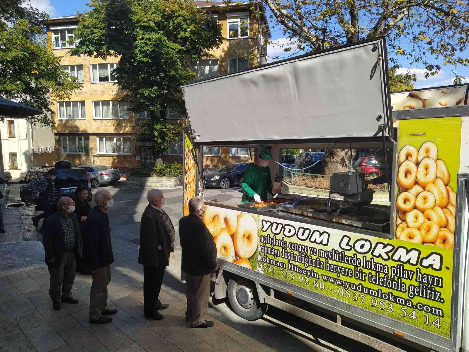 Bursa’da Şehzade Mustafa için lokma dağıtıldı #bursa