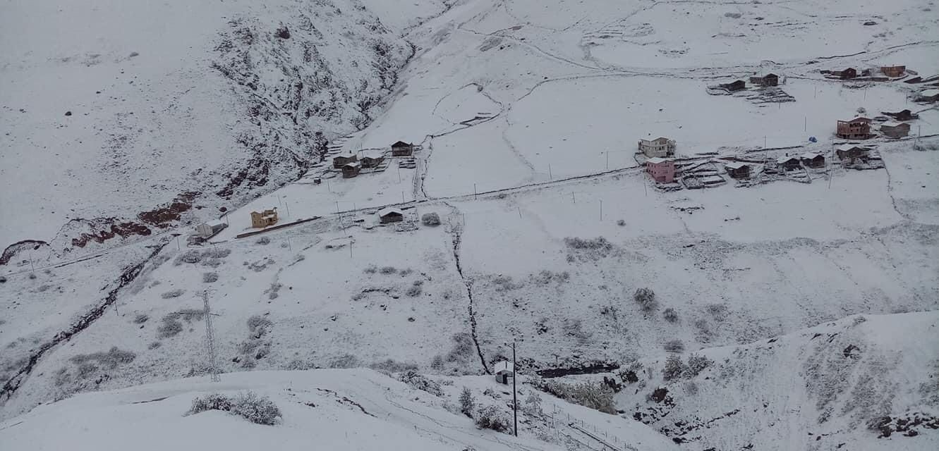 Rize’nin yüksek kesimleri yeniden beyaza büründü