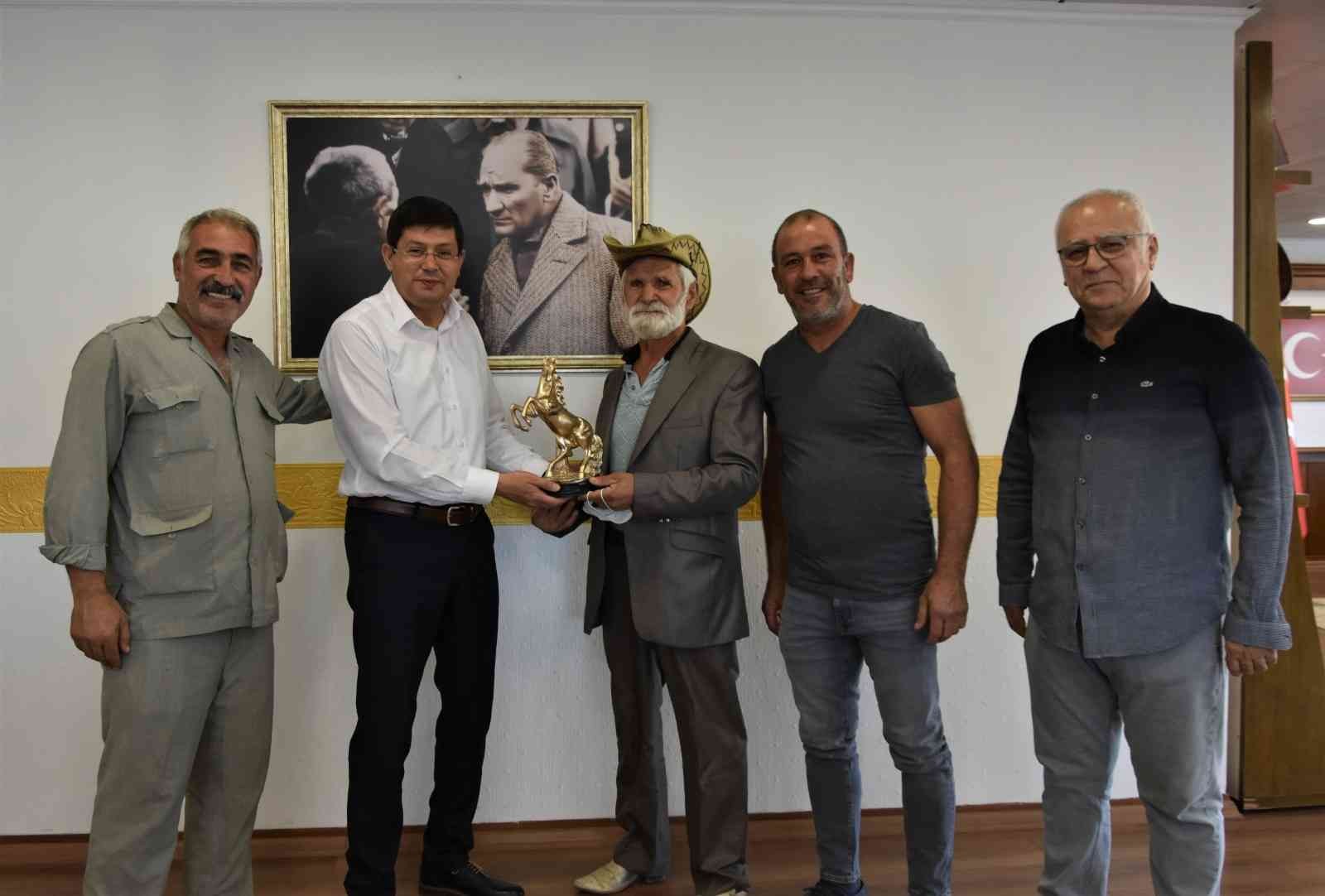 Başkan Özcan Türkiye Şampiyonu Çamdeviren’i tebrik etti #aydin