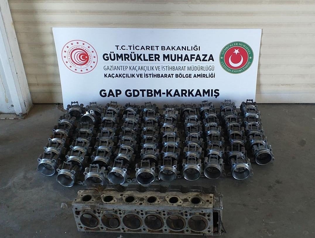 Karkamış Sınır Kapısında kaçak motor parçaları ele geçirildi #gaziantep