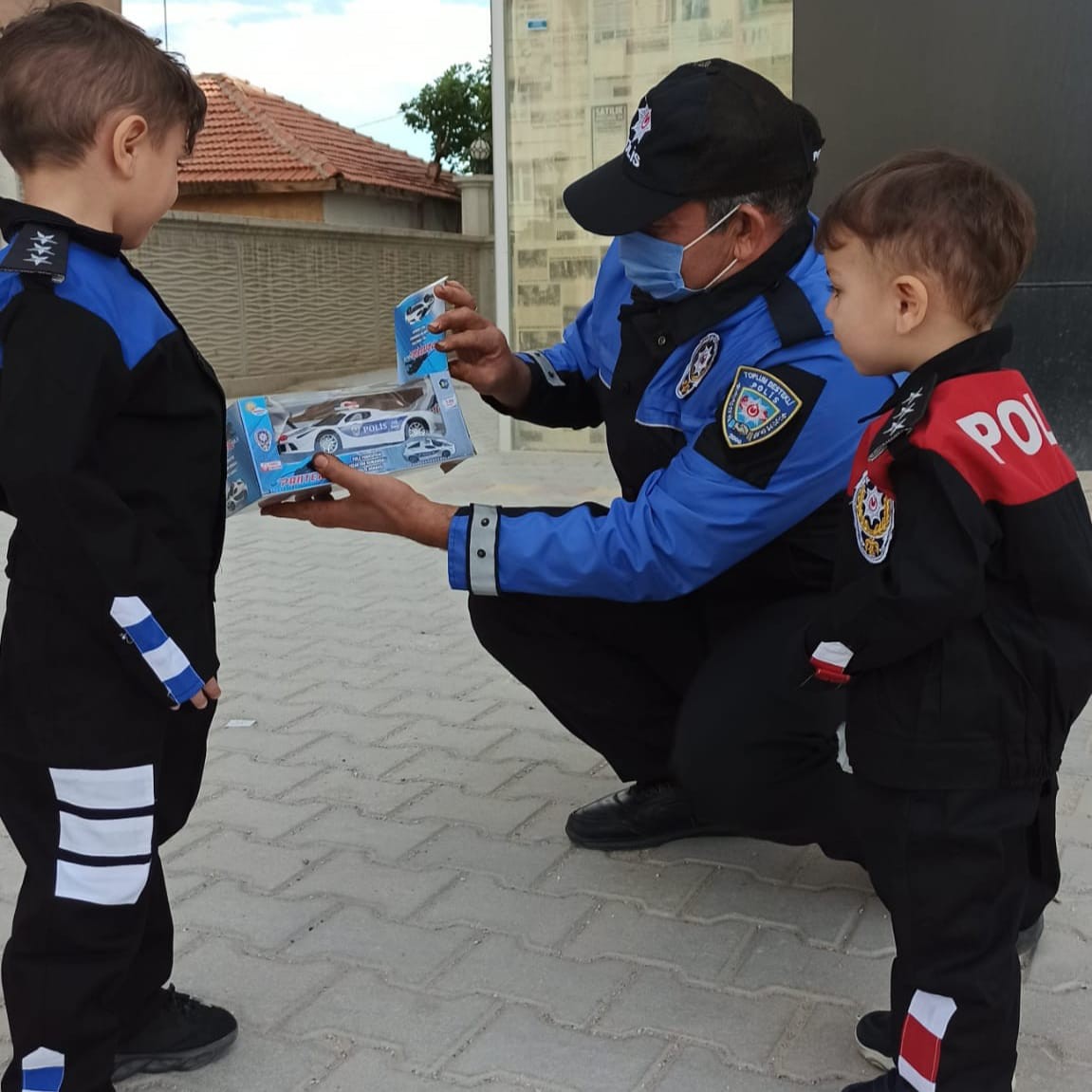 Konya Polisi küçük Eymen ve Uras’ın hayalini gerçekleştirdi #konya