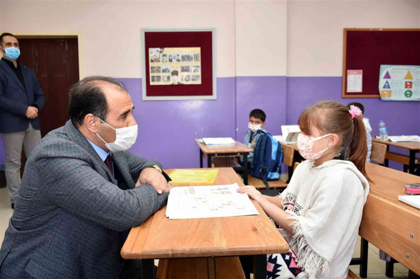 İl Milli Eğitim Müdürü Gün, okul ziyaretlerine devam ediyor #erzincan