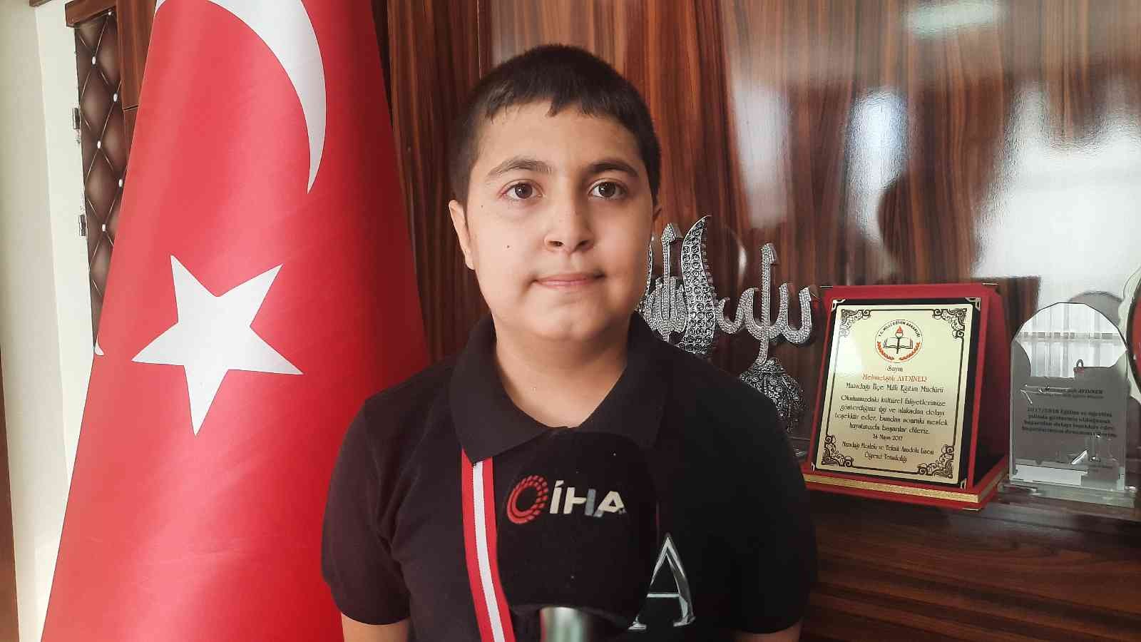 Türkiye Satranç Şampiyonası’nda ikinci olan olan milli takım oyuncusuna ödülü verildi