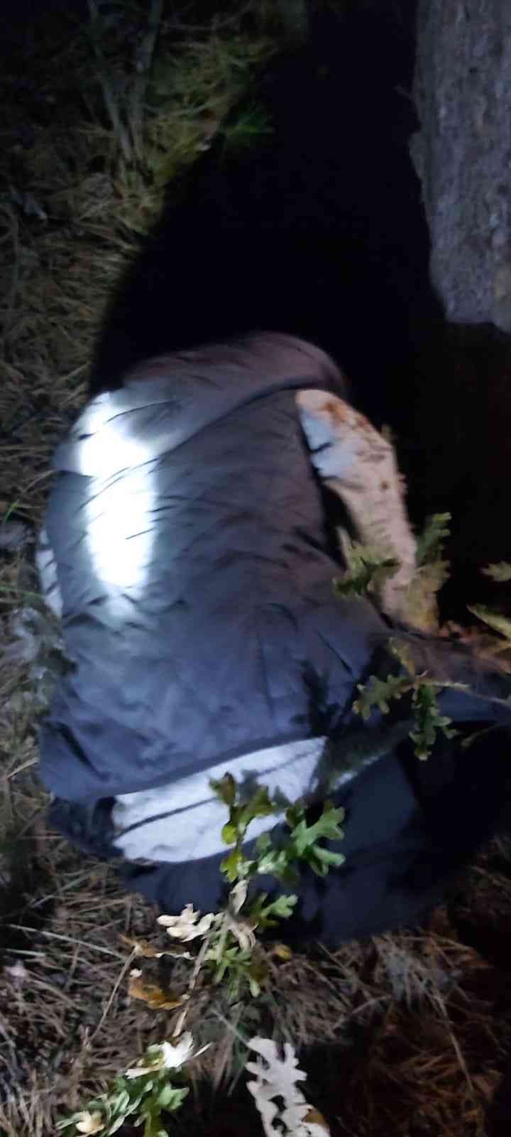 Jandarma, kayıp kadını 3 saatlik çalışma sonrası ormanda böyle buldu #eskisehir