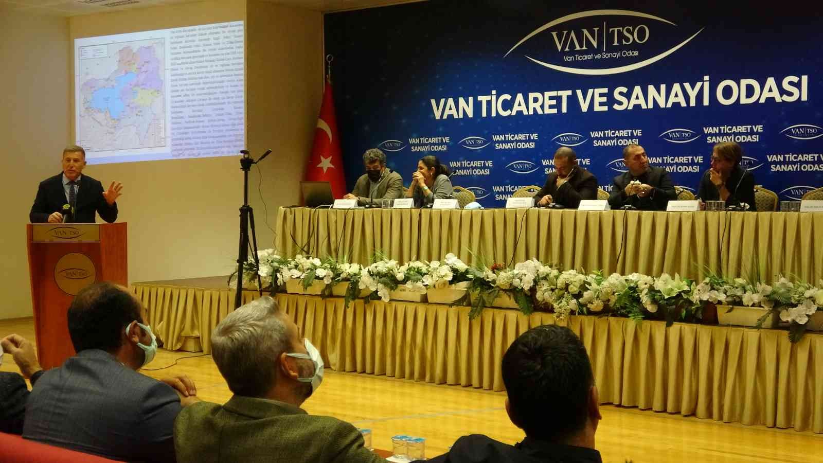 Van’da “Van Gölü Havzasında Suyun Geleceği” paneli #van