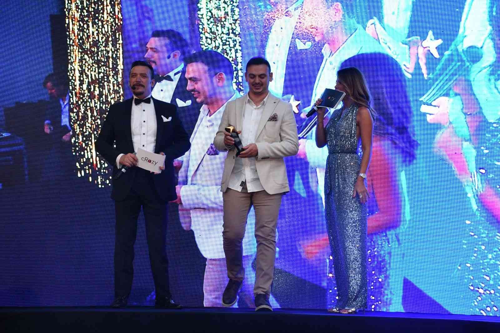 ‘Yılın En İyi Medikal Firması’ ödülünü ünlü sunucuların elinden aldı #kocaeli